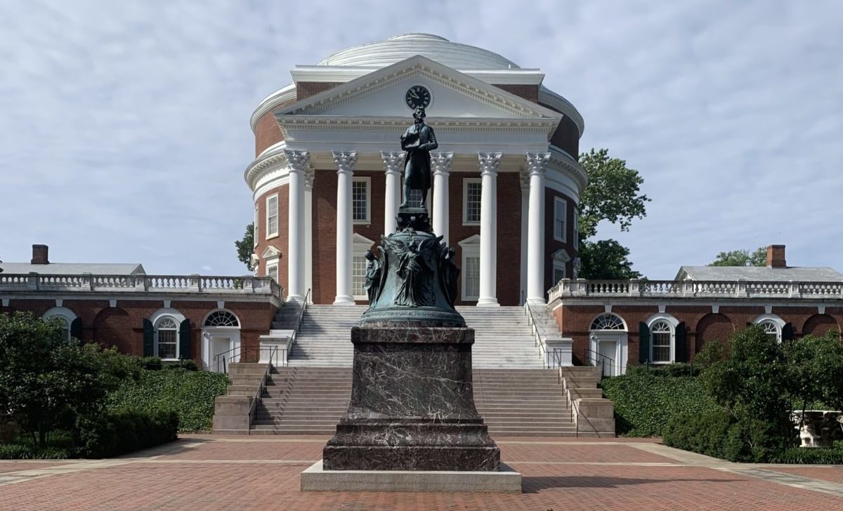 Statue of Thomas Jefferson in front of Rotunda at UVA